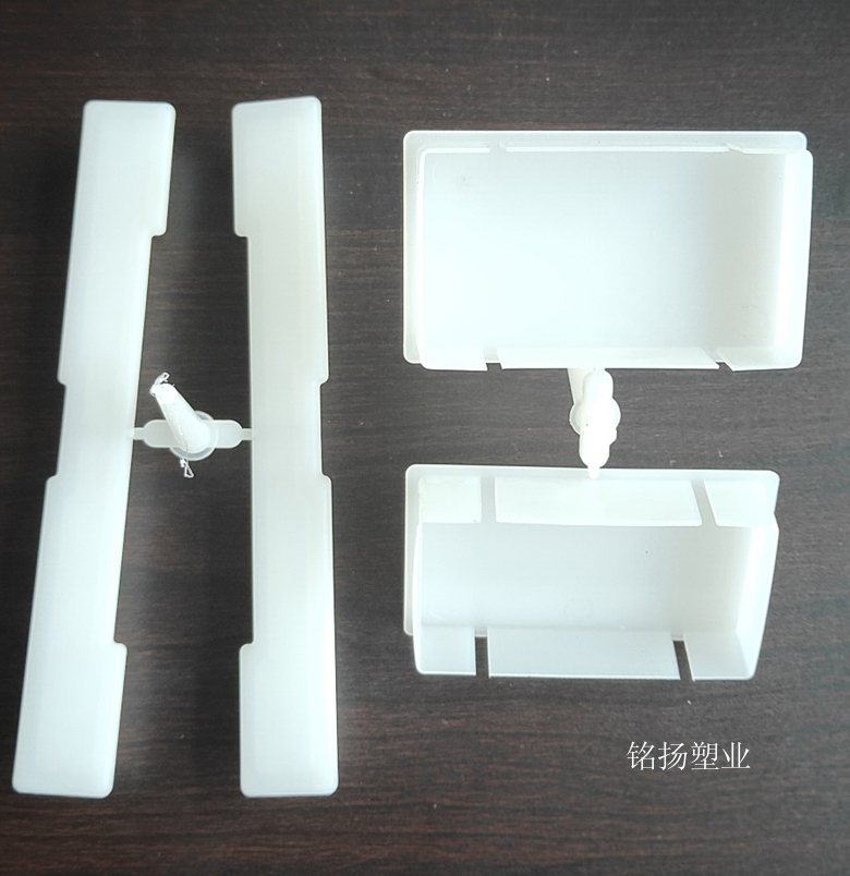 機(jī)器塑料堵頭注塑加工
